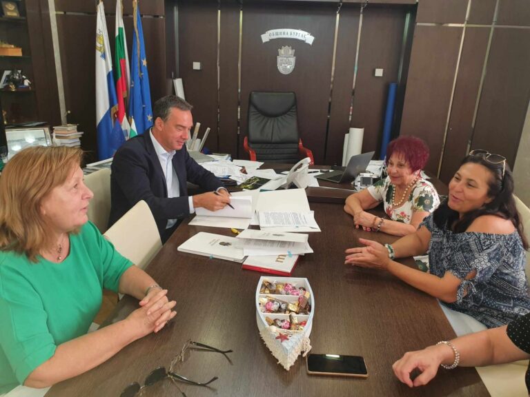 По-добри трудови възнаграждения за общинските медицински сестри в Бургас