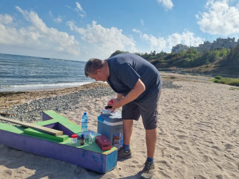 Активни потребители: Водата на Попския плаж е замърсена 15 пъти над нормата