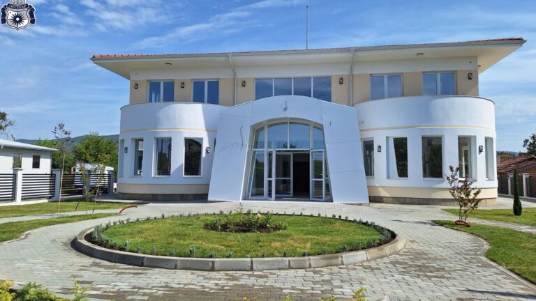 Kметът на Несебър Николай Димитров откри многофункционална сграда в с. Оризаре