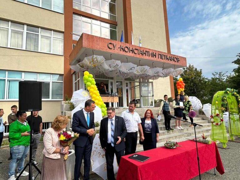 24 000 ученици прекрачиха прага на училищата в община Бургас