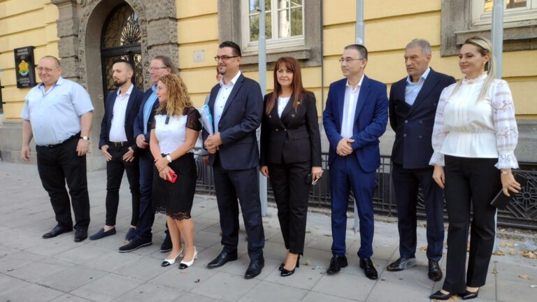 Бургас: ПП ГЕРБ регистрира листата си с кандидати за общински съветници