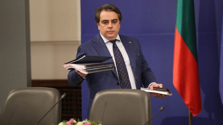 Василев: Президентът се е изказал по закона за държавния бюджет с фалшива новина