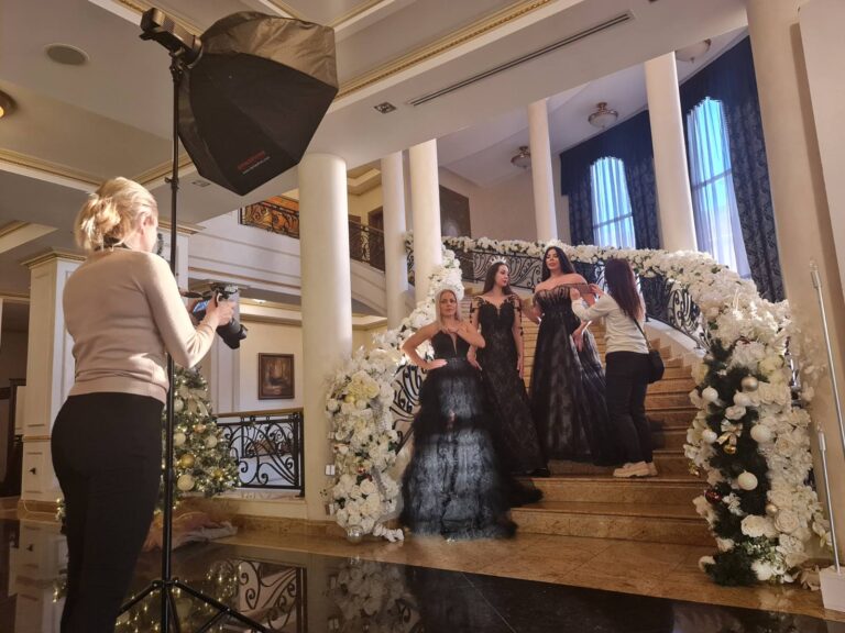 Кралици на красотата в специална фотосесия за благотворителния бал