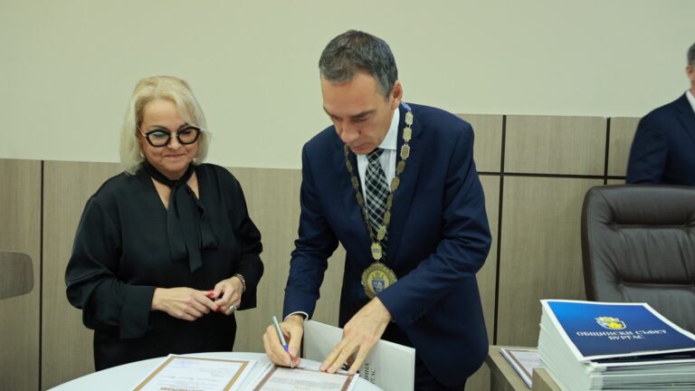 Новите общинските съветници и кметът  Димитър Николов полагат клетва в Бургас