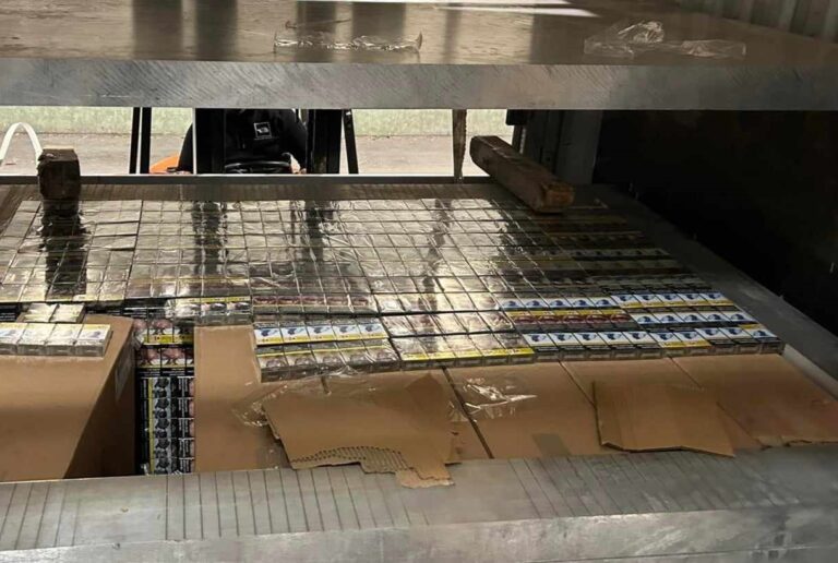 Над 230 000 къса контрабандни цигари задържаха митническите служители на МП Лесово