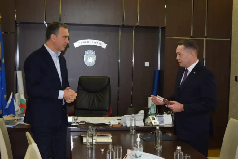 Обсъдиха увеличаване обема на товарните превози от Казахстан за Пристанище Бургас