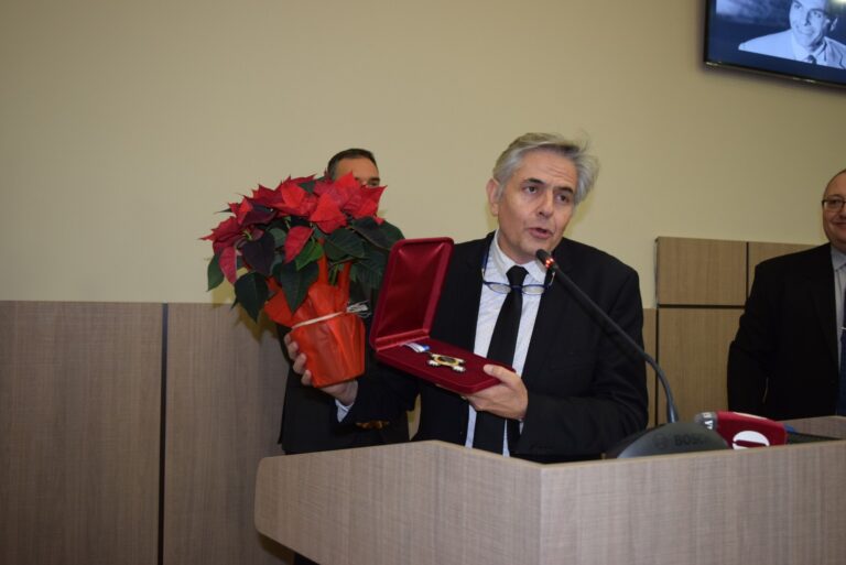 Ето кои изявени бургазлии получиха почетни звания и награди за приноса си към града (СНИМКИ)