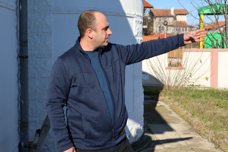 Младежът, който се опита да обере храма в Каменар, му трябвали пари за храна