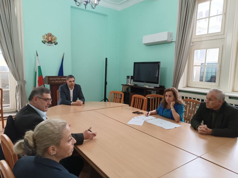 Областният управител инициира среща по случая с тормозената ученичка