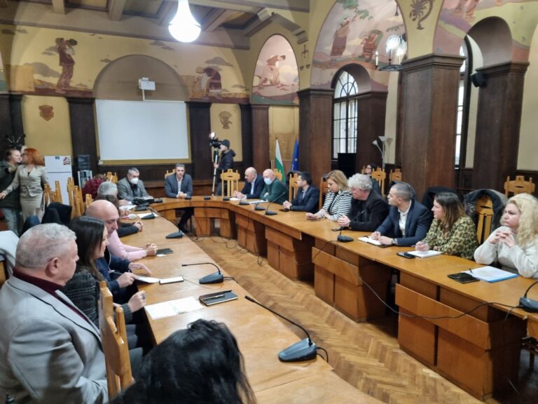 Решено: Обявиха грипна ваканция в Бургас, учениците няма да учат онлайн