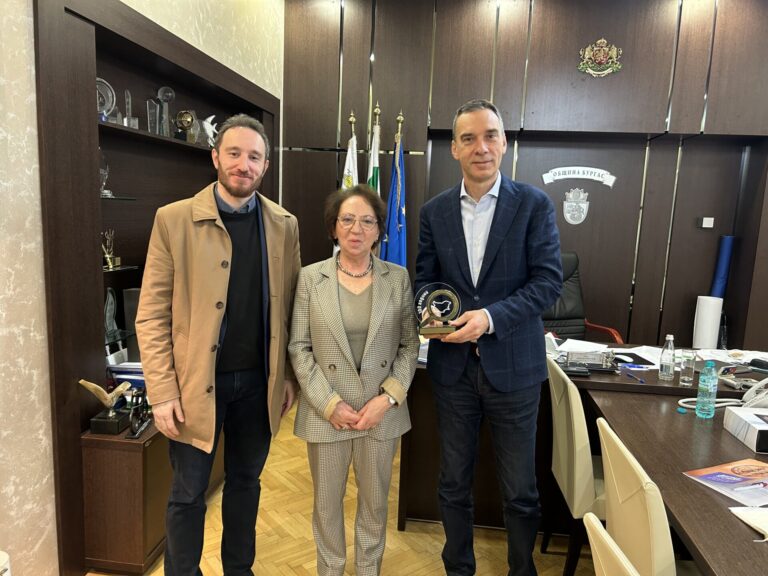 Световни имена в дерматологията идват в Бургас през юни