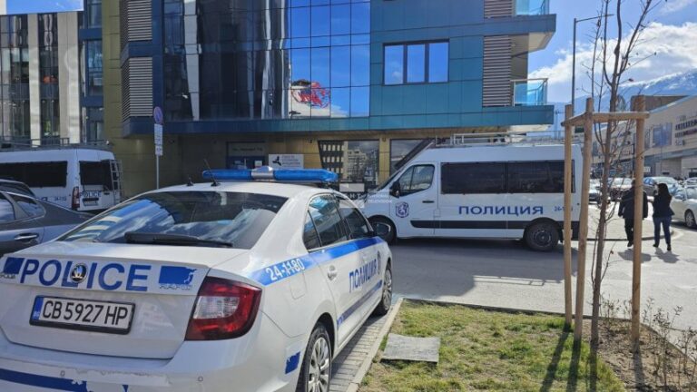 Спецакция в централата на застрахователната компания „Лев Инс“