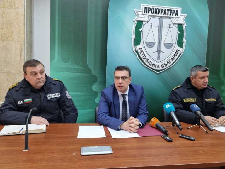 МВР и ДАНС разбиха ОПГ за трафик на мигранти в Бургаско, тарифата била от 1000 до 5000 евро