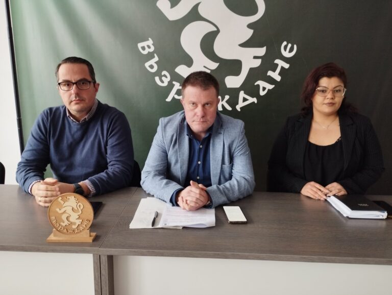 „Възраждане“ – Бургас внесоха декларация против перки в морето