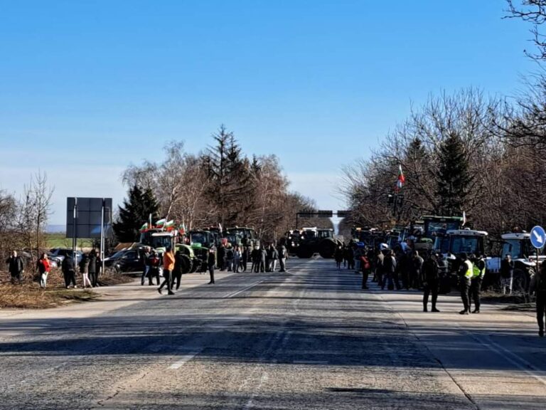 Протестите на земеделците продължават и днес на четири места в Бургаско