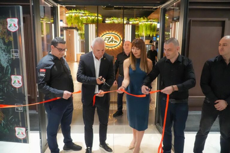 Христо Стоичков откри новия и модерен ресторант Flora bar and grill в Central Park Бургас /снимки/