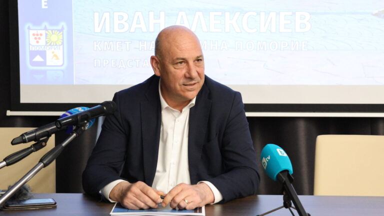 Кметът на Поморие предлага да се създаде „Фонд за развитие на Летище Бургас” /видео/