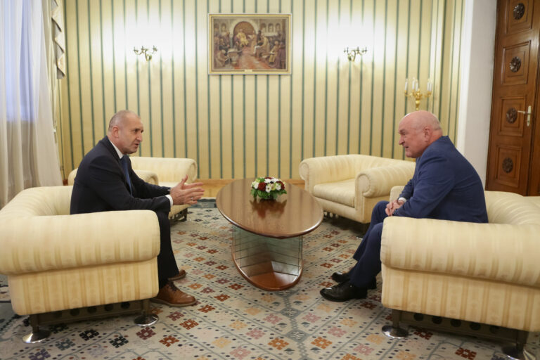 Президентът Румен Радев проведе среща с председателя на Сметната палата Димитър Главчев