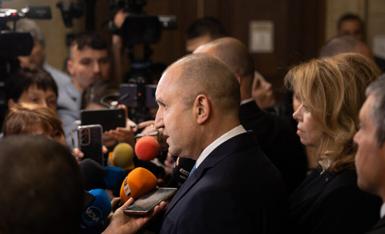Президентът Радев: Редовното правителство се провали заради властолюбие и корист