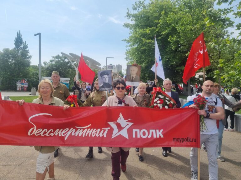 При засилени мерки за сигурност в Бургас се проведе марш на „Безсмъртният полк” /видео+снимки/