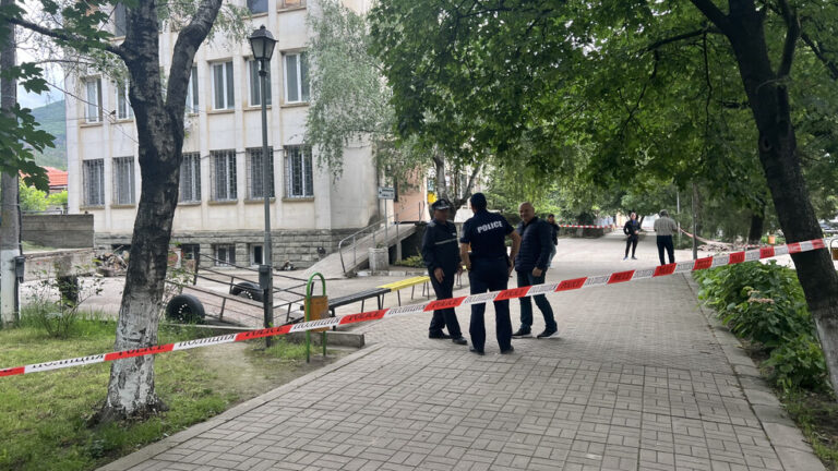 Опит за грабеж в Шивачево, маскирани са нахлули в кметството