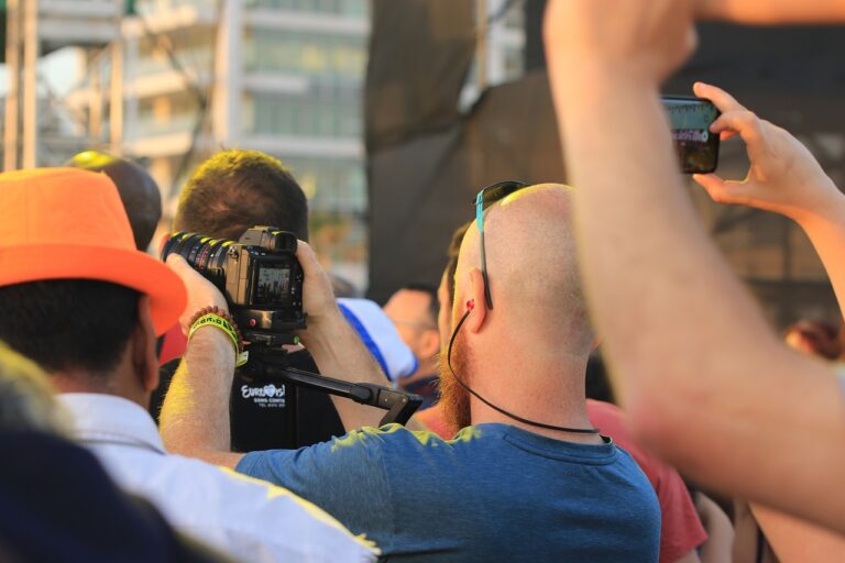 Израел се класира за финала на „Евровизия“ на фона на протести в Малмьо