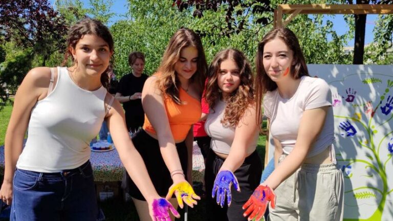Фондация “За Нашите Деца” стартира клуб “Доброносци” за активни млади хора от цялата страна