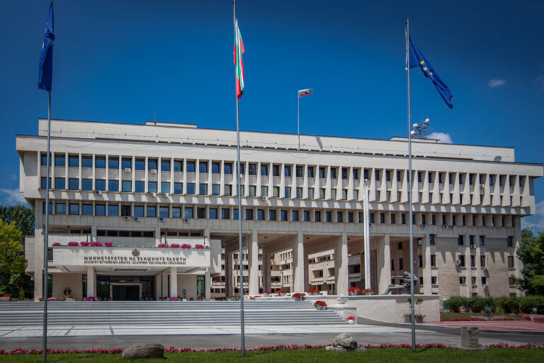 Външно министерство призова българите: Напуснете незабавно Ливан