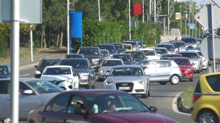 Община Бургас: Ремонтът към Сарафово не може да се отложи за есента, има голям риск средствата да се загубят
