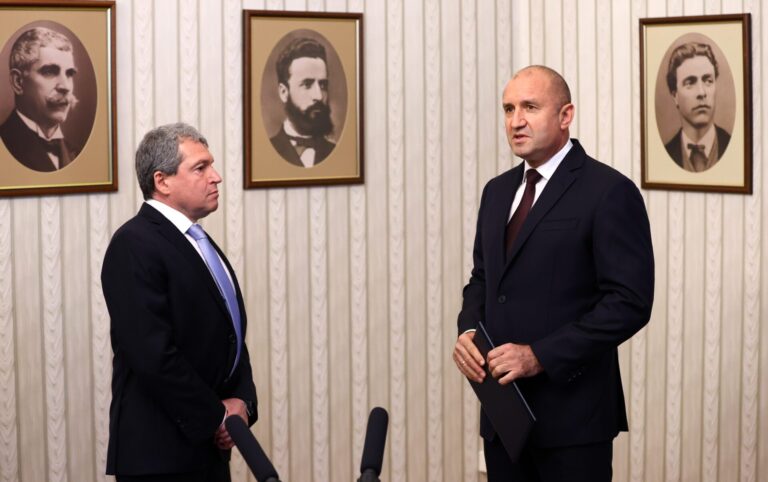 Президентът призова за отговорност и прозрачност в разговорите за възможностите да се състави редовен кабинет с третия мандат