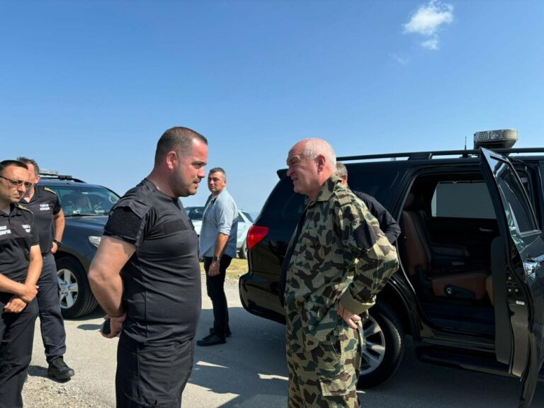 Ситуацията е спокойна, всички села са обезопасени, каза Калин Стоянов във Воден