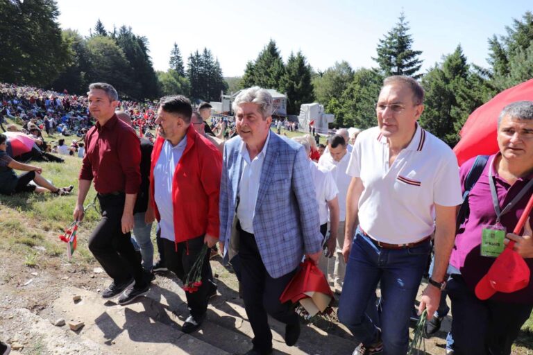 21 000 социалисти от Бузлуджа: Заедно можем!