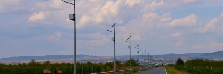 2919 модерни светодиодни фотоволтаични лампи ще бъдат поставени в 13 населени места от общината