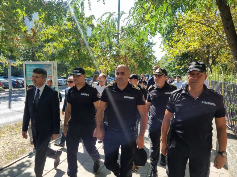С шествие почетоха паметта на двамата загинали полицаи в Бургас /снимки+видео/