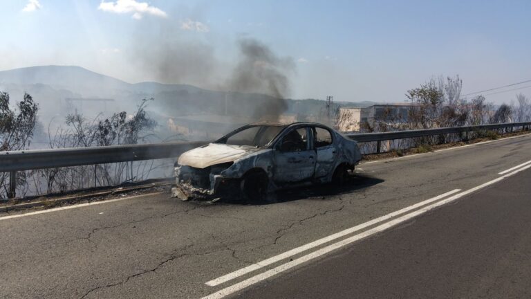 Затвориха пътя Созопол- Аркутино заради запалил се в движение автомобил /видео/