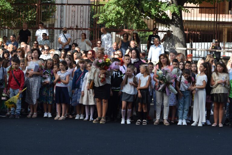 Бургас: По-малко от 25 000 ученици влизат в класните стаи в цялата община