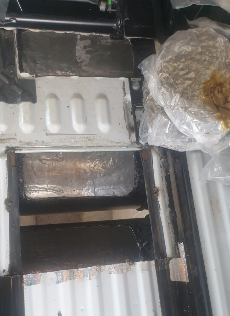 Близо 19 кг марихуана в газови бутилки за метан откриха на ГКПП Лесово/снимки+видео/