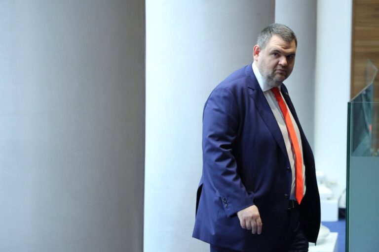 Пеевски: Радев прави партия с Крум Зарков начело