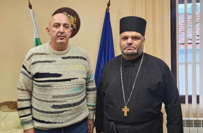 В Малко Търново намериха нов свещеник, миряните очакват празничните богослужения