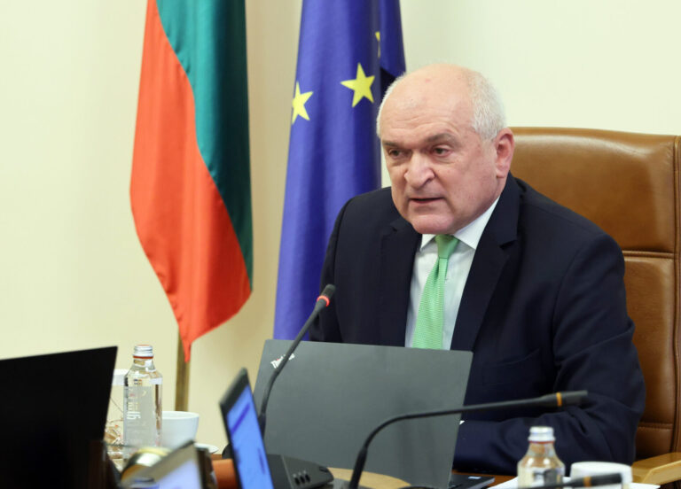 Служебното правителство внесе бюджетните закони в Народното събрание