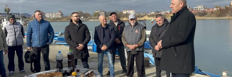 Рибарите в Ахелой посрещнаха Никулден с добра новина