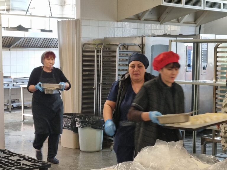 В Бургас приготвят новогодишна баница с 1800 яйца и 50 килограма сирене