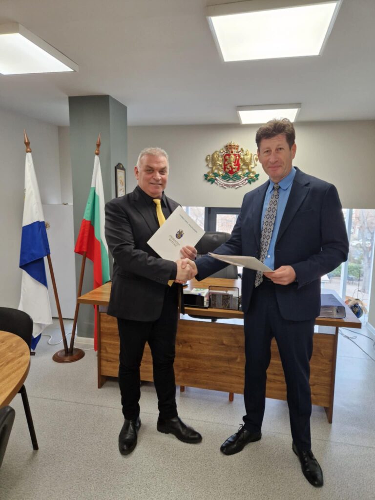 Общественият посредник на Бургас подписа споразумение за сътрудничество с Адвокатската колегия