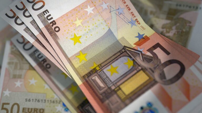 Ще растат ли заплатите през 2025-та?