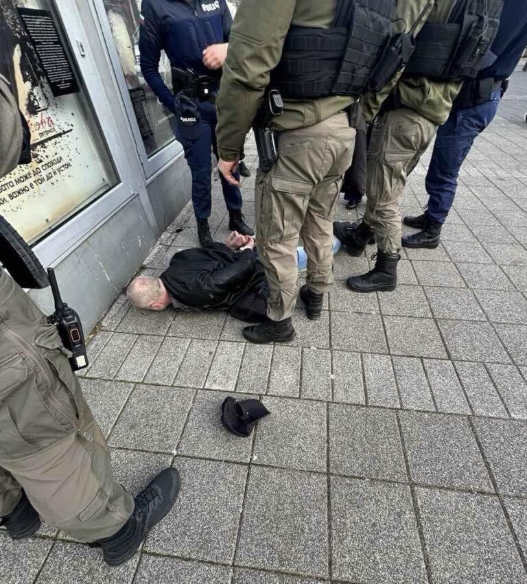 Зрелищен арест на „Богориди“! Шестима униформени задържаха мъж