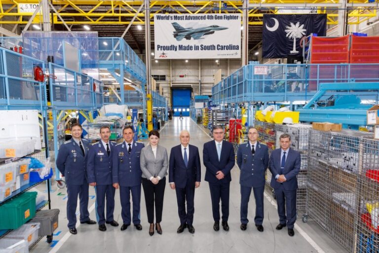Получаваме първия български изтребител F-16 на церемония в Щатите /снимки/