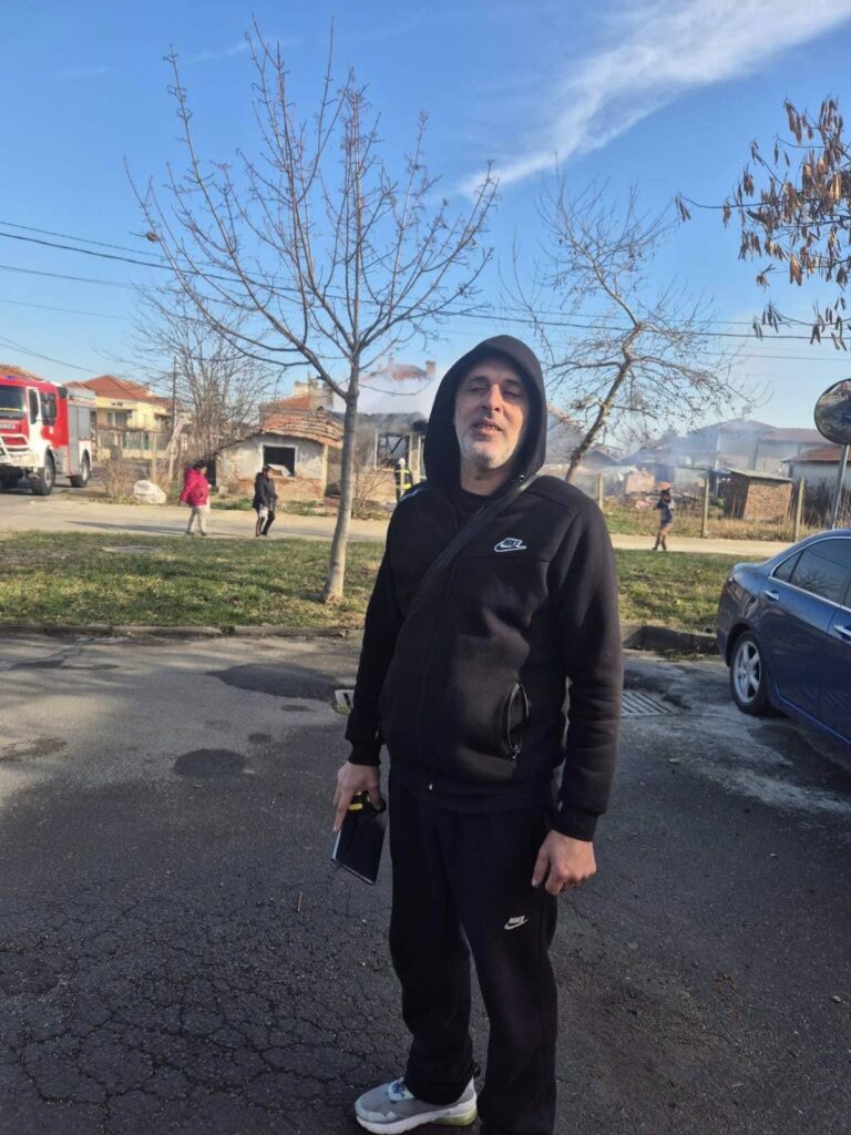43-годишен мъж от село Свобода спаси възрастна жена и дете от пожар в Камено