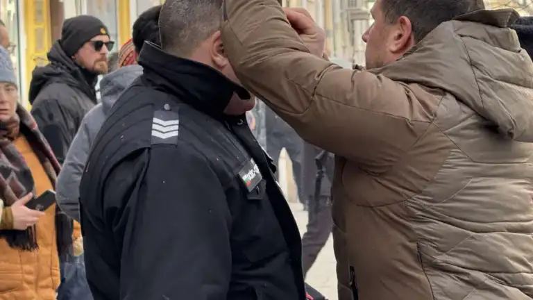 Повдигнаха обвинения на петимата задържани на протеста на „Възраждане”