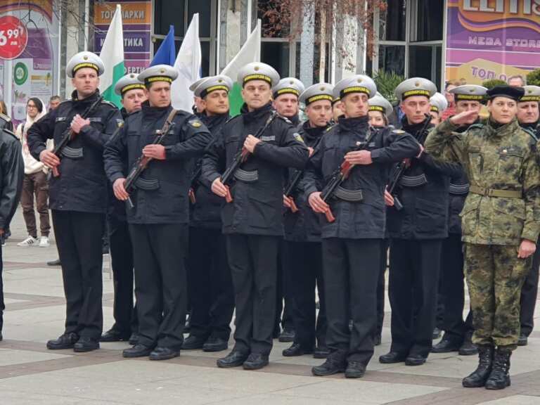 Бургас ще чества националния празник с авто поход, молебен за благоденствие