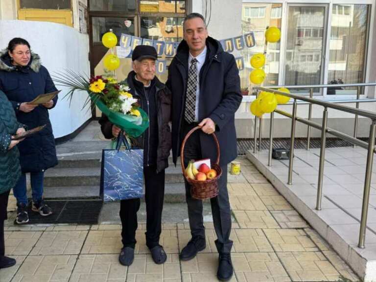 Бургазлията Георги Михалев навърши 100 години: С младежки дух и усмивка към новия ден /видео/